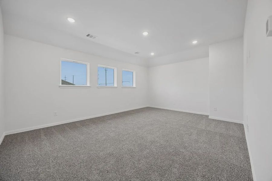 Spacious, unfurnished interior of a new home in Avondale, Fate (Image 20).