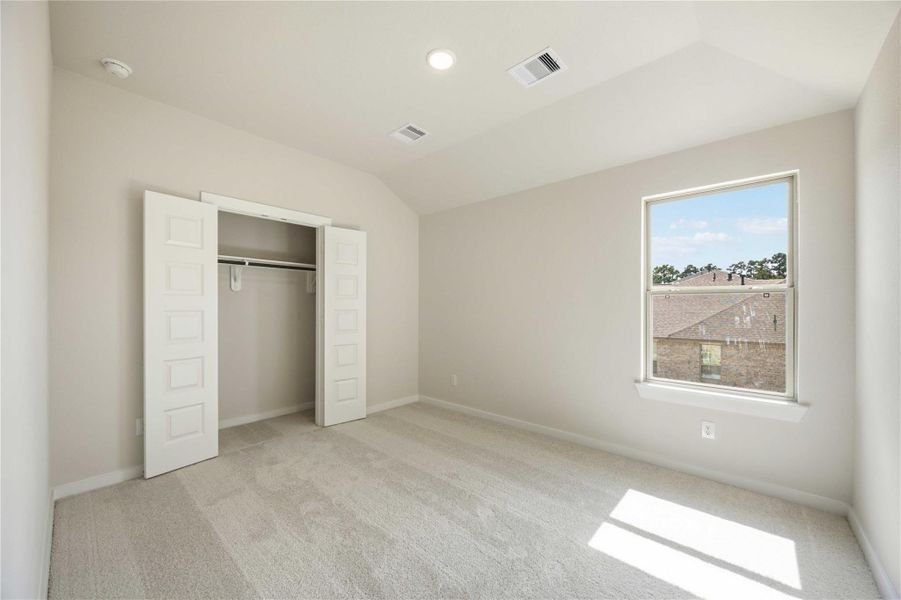 Spacious, unfurnished interior of a new home in Pine Rock Estates, Conroe (Image 11). Spacious, unfurnished interior of a new home in Pine Rock Estates, Conroe (Image 11).