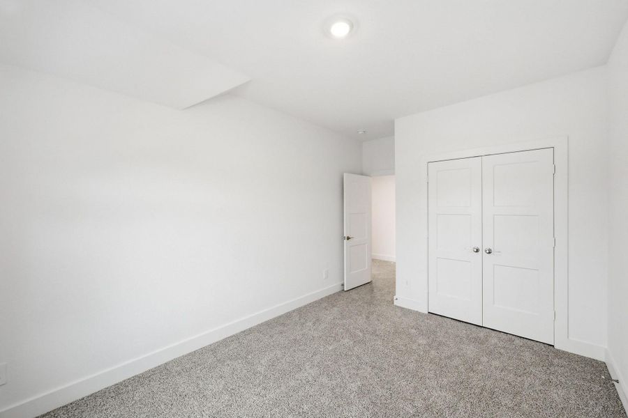Spacious, unfurnished interior of a new home in Hills of Westlake, Conroe (Image 27).