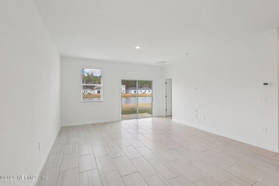 Spacious, unfurnished interior of a new home in Kings Preserve, Jacksonville (Image 23).