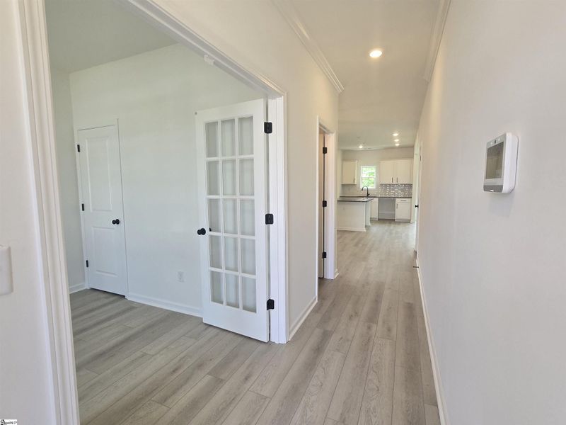 Spacious, unfurnished interior of a new home in Shiloh Trail, Wellford (Image 10).