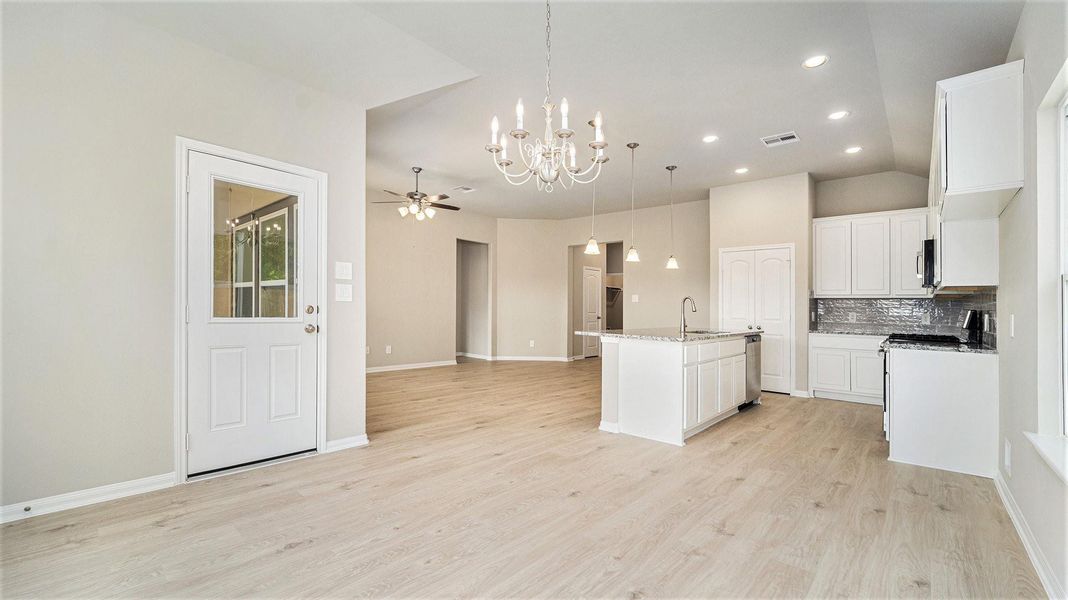 Furnished interior view inside a new home in Meadow Glen, Conroe (Image 12).