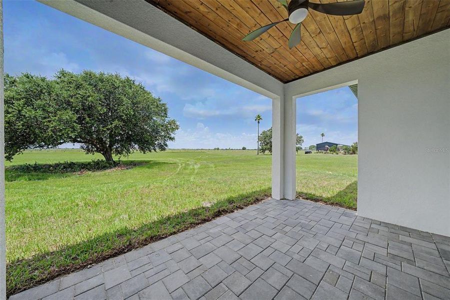 Exterior details and patio area of a home in , Sebring (Image 31).