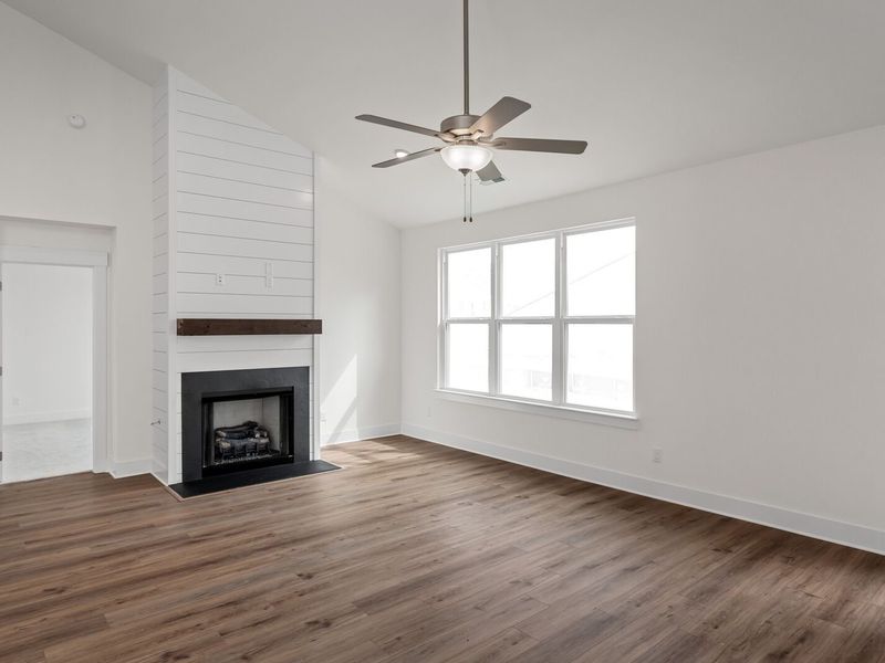 Spacious, unfurnished interior of a new home in Woods Crossing, Gallatin (Image 55).
