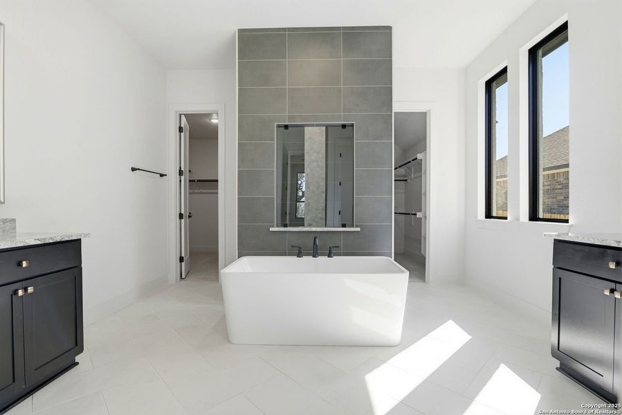 Furnished interior view inside a new home in Ventana - 60', Bulverde (Image 11).