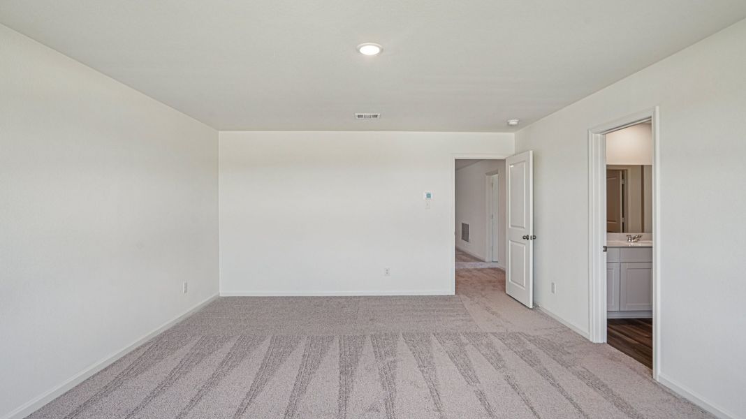 Representative unfurnished interior of a home built from the Pioneer by Starlight Homes in Sunrise at Arbor Ridge, La Vergne (Image 27).