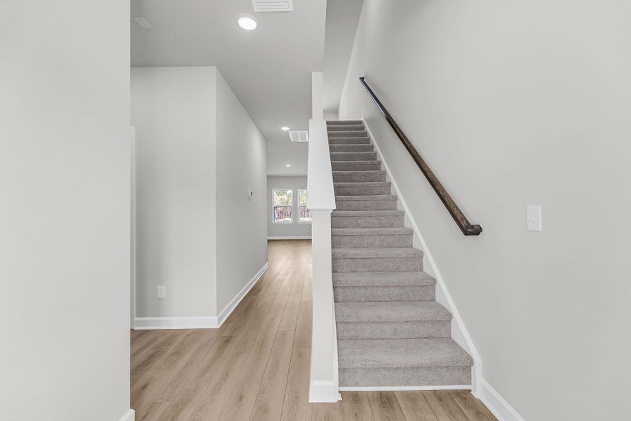 Spacious, unfurnished interior of a new home in , Ravenel (Image 12).