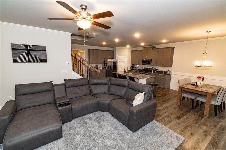 Furnished interior view inside a new home in Hellen Valley, Braselton (Image 12).