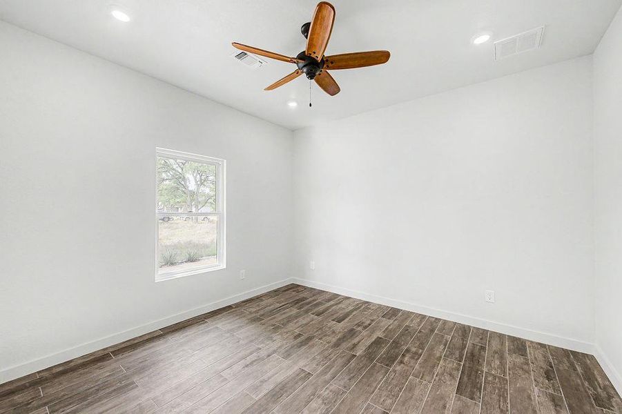 Spacious, unfurnished interior of a new home in , Wimberley (Image 23).