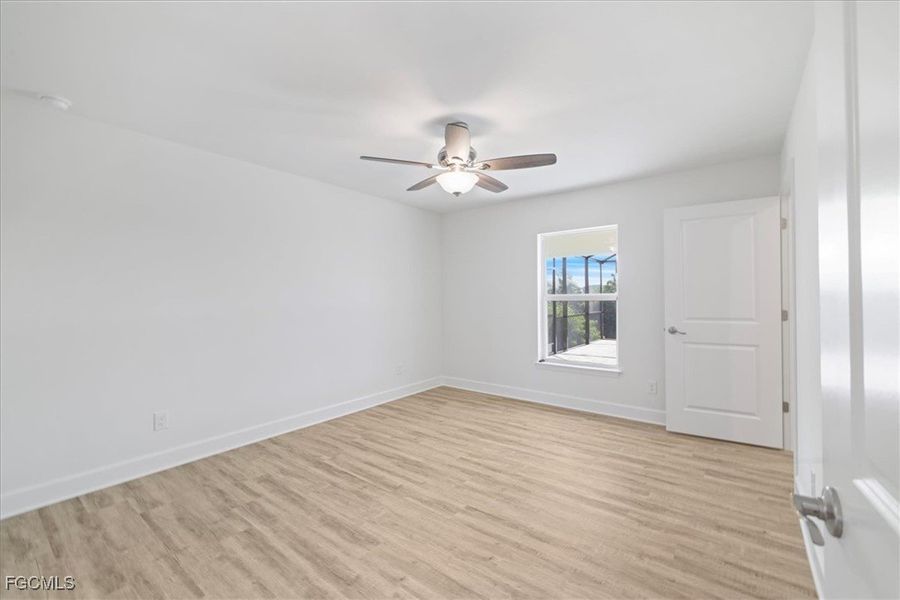 Spacious, unfurnished interior of a new home in Cape Coral, Cape Coral (Image 29).