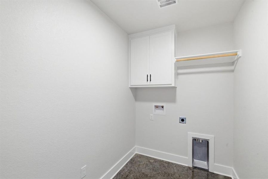 Spacious, unfurnished interior of a new home in , Weatherford (Image 14).