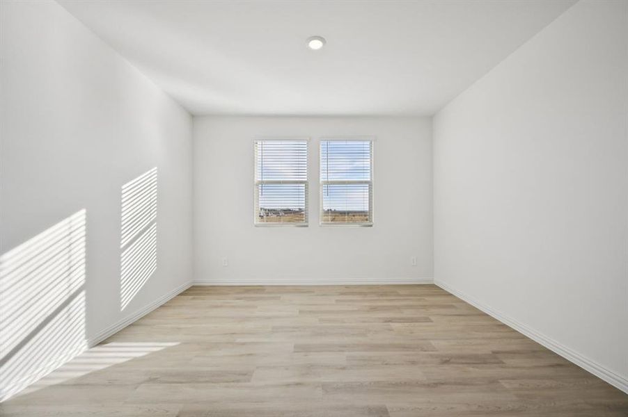 Spacious, unfurnished interior of a new home in Lakehaven - Premier Series, Farmersville (Image 28).