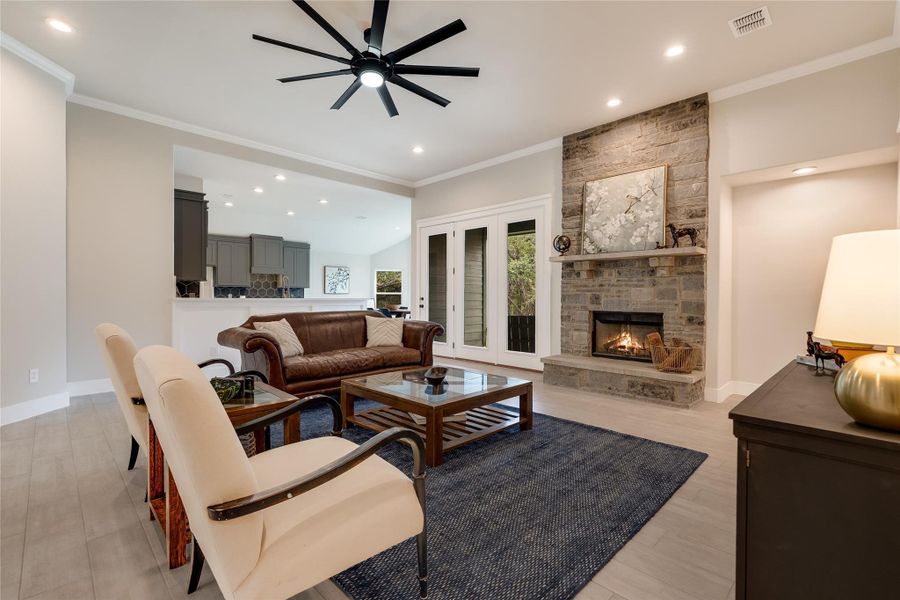 Furnished interior view inside a new home in , Wimberley (Image 11).