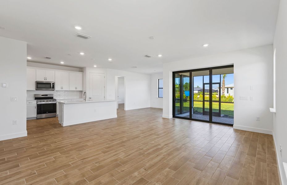 Spacious, unfurnished interior of a new home in Terreno, Naples (Image 14).
