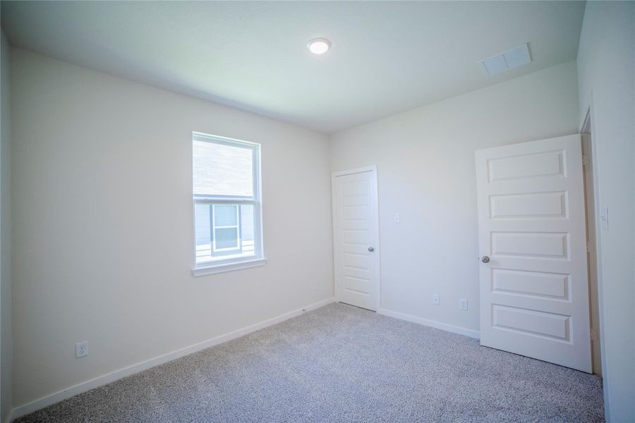 Spacious, unfurnished interior of a new home in , Brenham (Image 22).