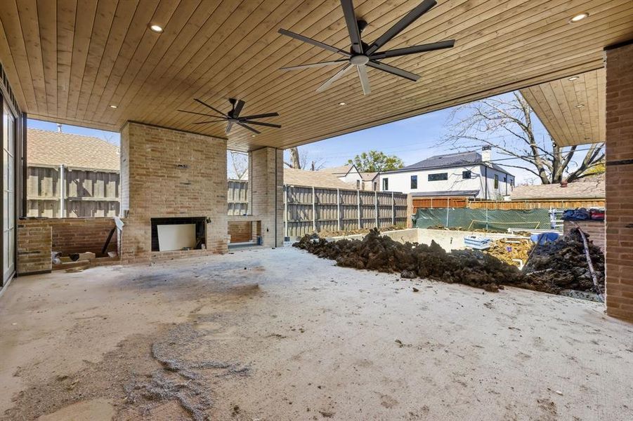 Exterior details and patio area of a home in , Dallas (Image 16).