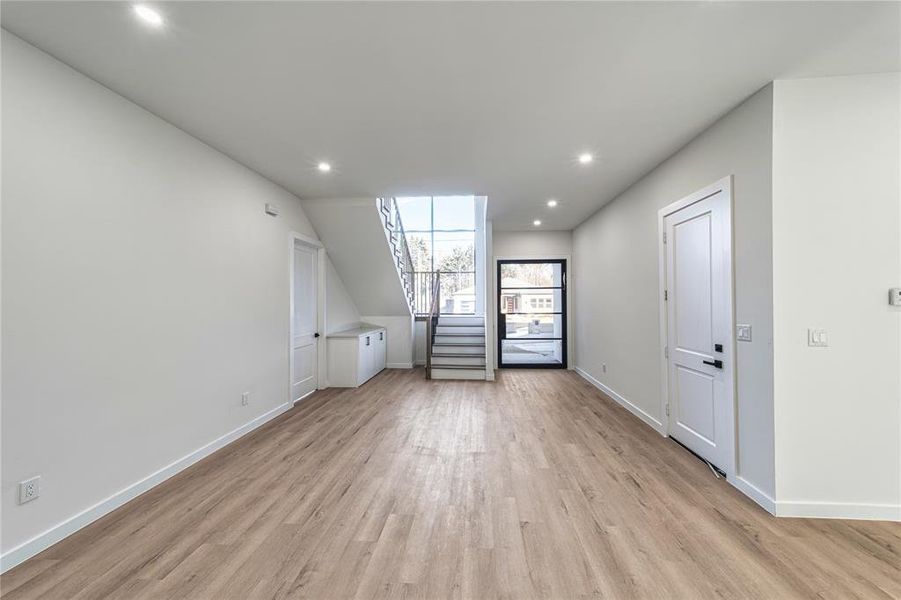 Spacious, unfurnished interior of a new home in , Dallas (Image 31).