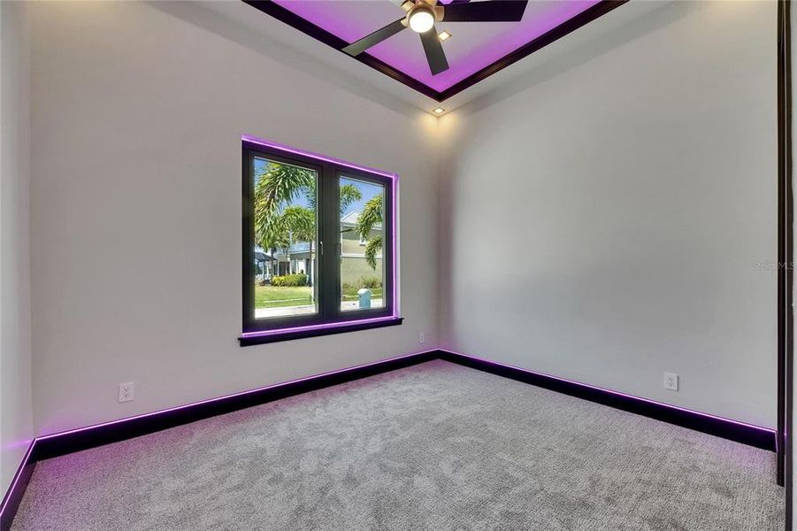Spacious, unfurnished interior of a new home in , Apollo Beach (Image 38).