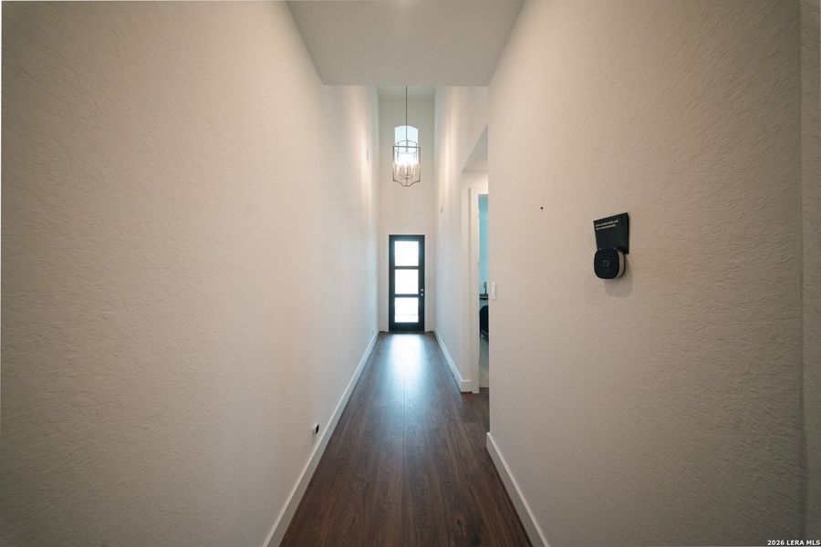 Spacious, unfurnished interior of a new home in Davis Ranch, San Antonio (Image 19). Spacious, unfurnished interior of a new home in Davis Ranch, San Antonio (Image 19).