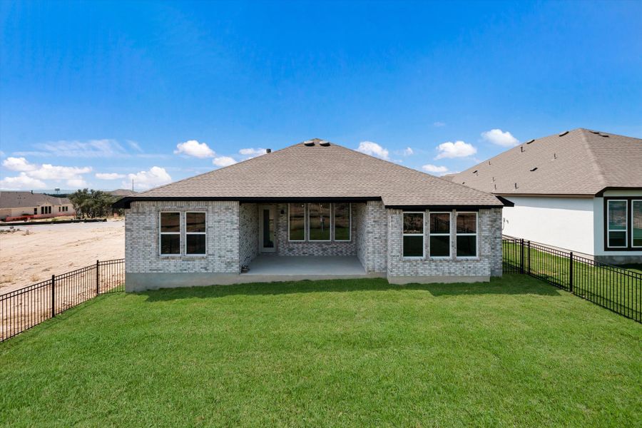 Exterior details and patio area of a home in Esperanza, Boerne (Image 3).