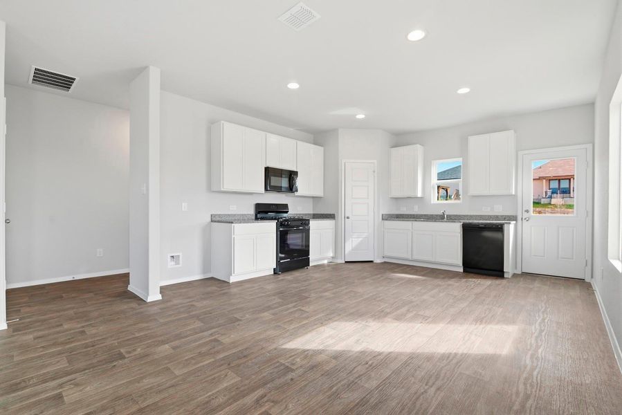 Light & Bright Open Concept Kitchen