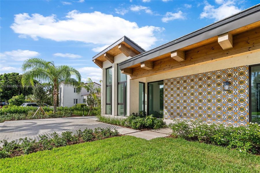 Exterior details and patio area of a home in , Coral Gables (Image 19).