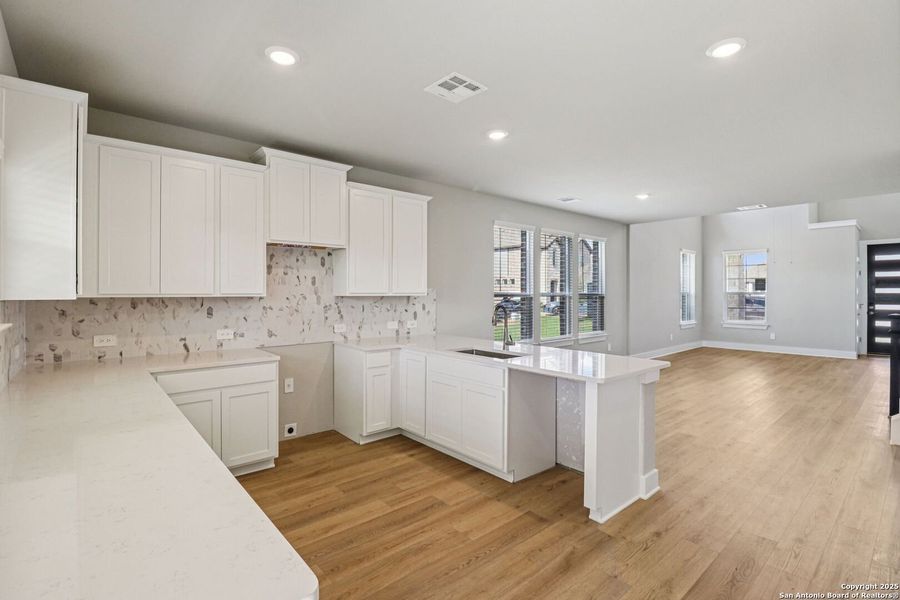Furnished interior view inside a new home in Carmel Ranch, Schertz (Image 7). Furnished interior view inside a new home in Carmel Ranch, Schertz (Image 7).