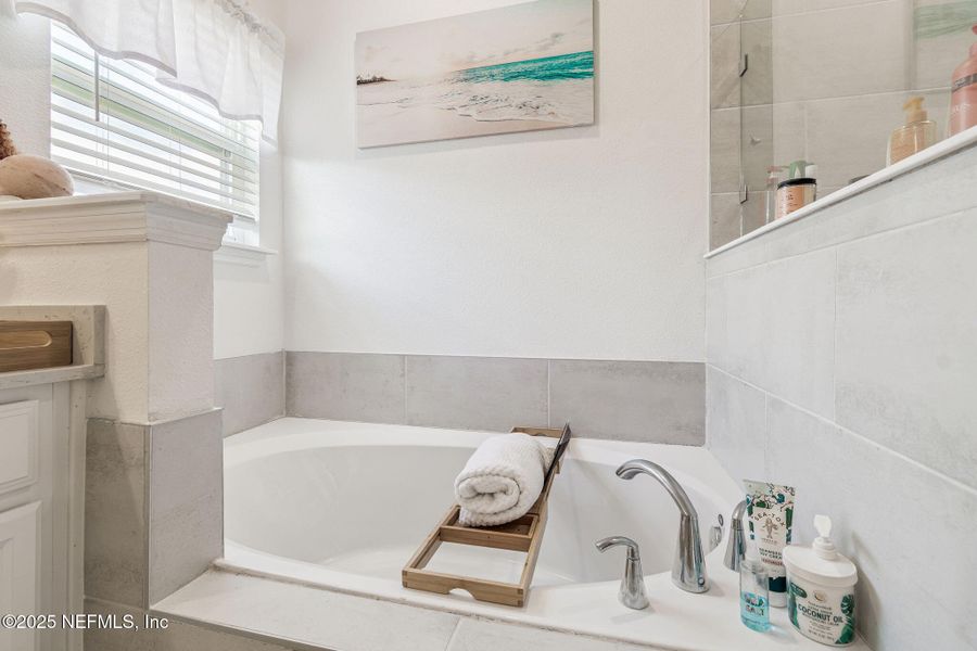 Close-up of interior finishes inside a home in Amelia Walk, Fernandina Beach (Image 18).