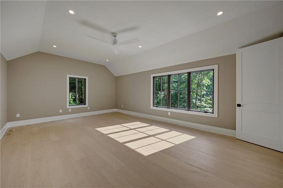 Spacious, unfurnished interior of a new home in , Alpharetta (Image 52).