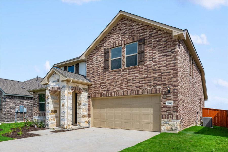 Photos are representative images and renderings for illustrative purposes only. Actual structural options and design images of the home may vary.