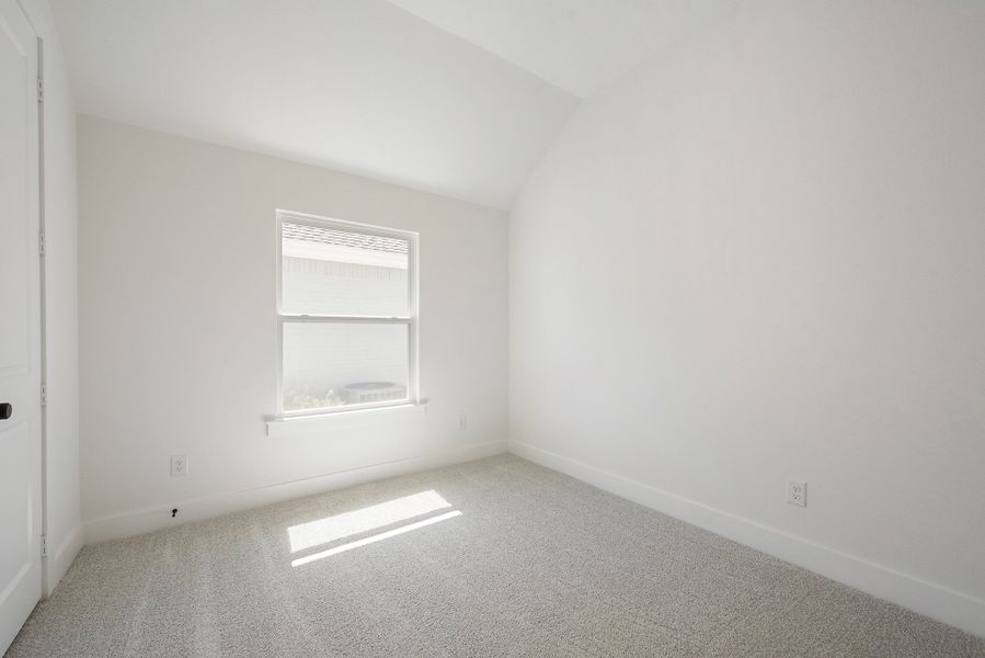 Spacious, unfurnished interior of a new home in Tavolo Park, Fort Worth (Image 35).