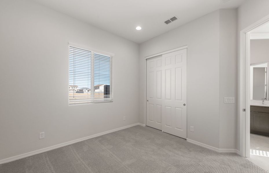 Spacious, unfurnished interior of a new home in Visara, Surprise (Image 18).