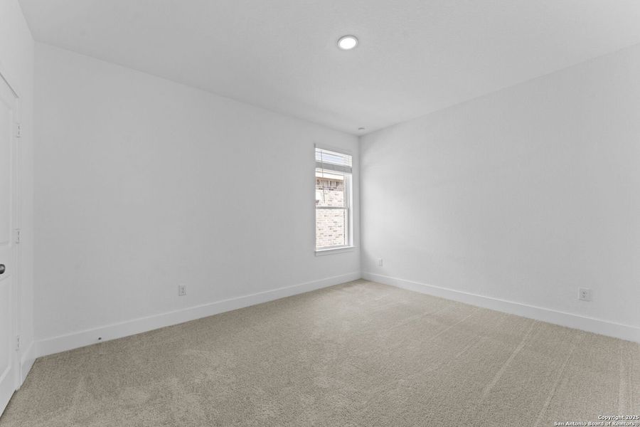 Spacious, unfurnished interior of a new home in , New Braunfels (Image 20).