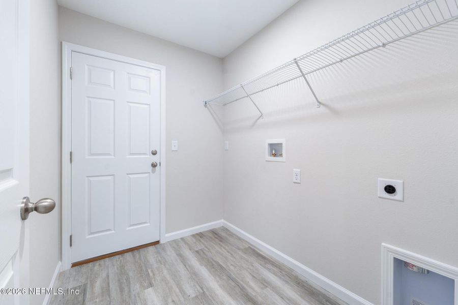 Spacious, unfurnished interior of a new home in , Jacksonville (Image 22).