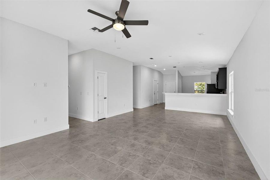 Spacious, unfurnished interior of a new home in , Port Charlotte (Image 17).
