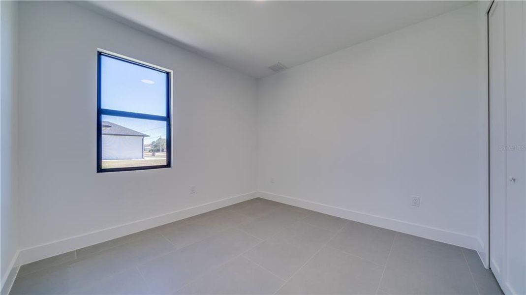 Spacious, unfurnished interior of a new home in , Lehigh Acres (Image 33).