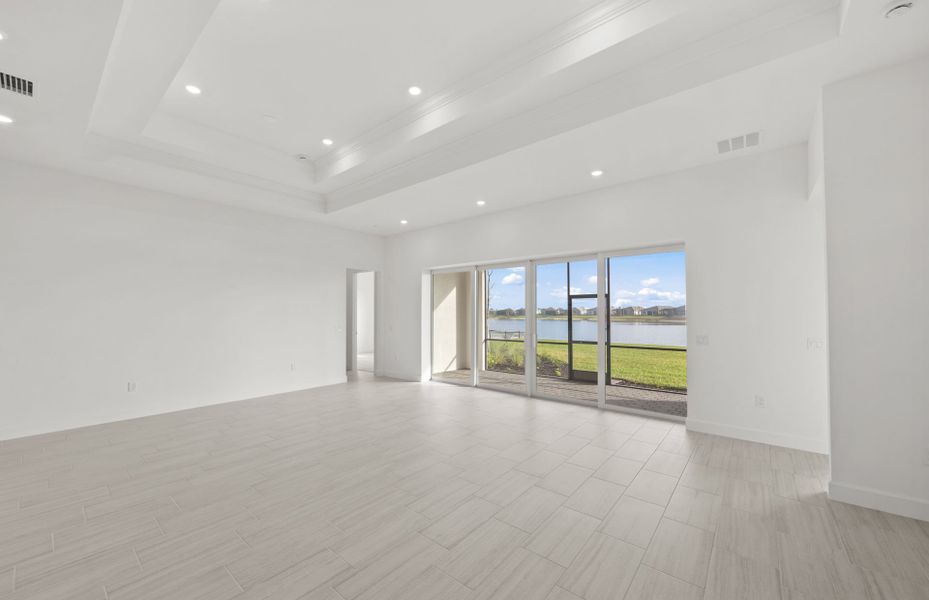 Spacious, unfurnished interior of a new home in TerraWalk at Babcock Ranch, Alva (Image 20).