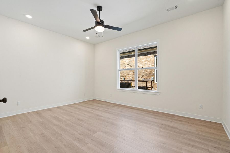 Unfurnished room with light wood-style floors, recessed lighting, and ceiling fan