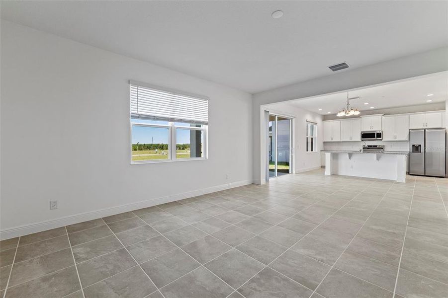 Spacious, unfurnished interior of a new home in Trinity Lakes, Groveland (Image 13).