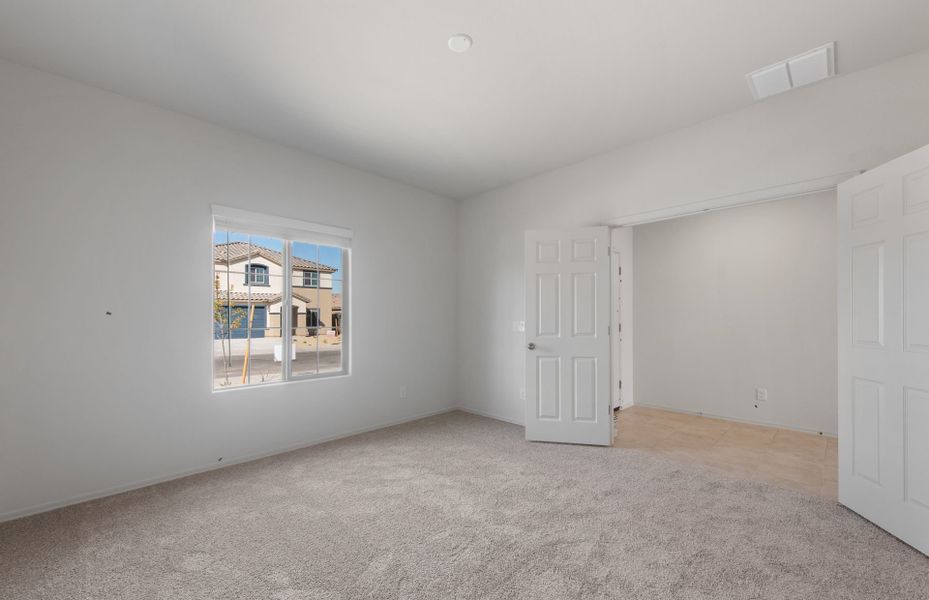 Spacious, unfurnished interior of a new home in Copper Falls, Buckeye (Image 20).