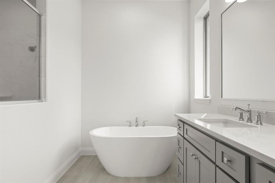 16. 332 Bay Laurel - Bath (2)