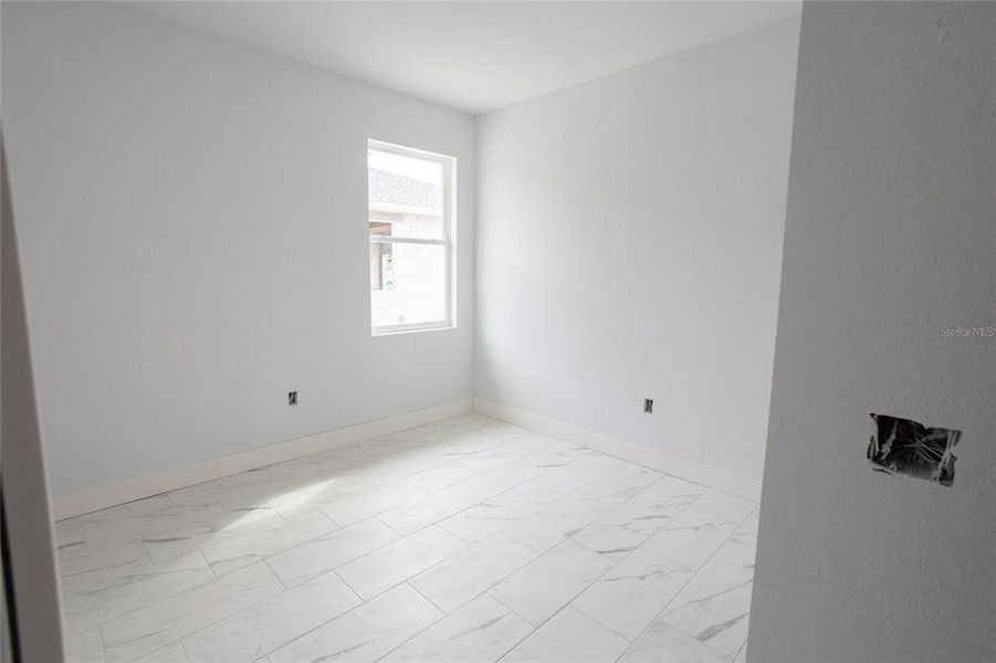 Spacious, unfurnished interior of a new home in , Englewood (Image 13).