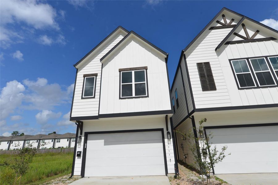Front exterior of a new home in , Houston, TX, highlighting curb appeal (Image 1). Front exterior of a new home in , Houston, TX, highlighting curb appeal (Image 1).