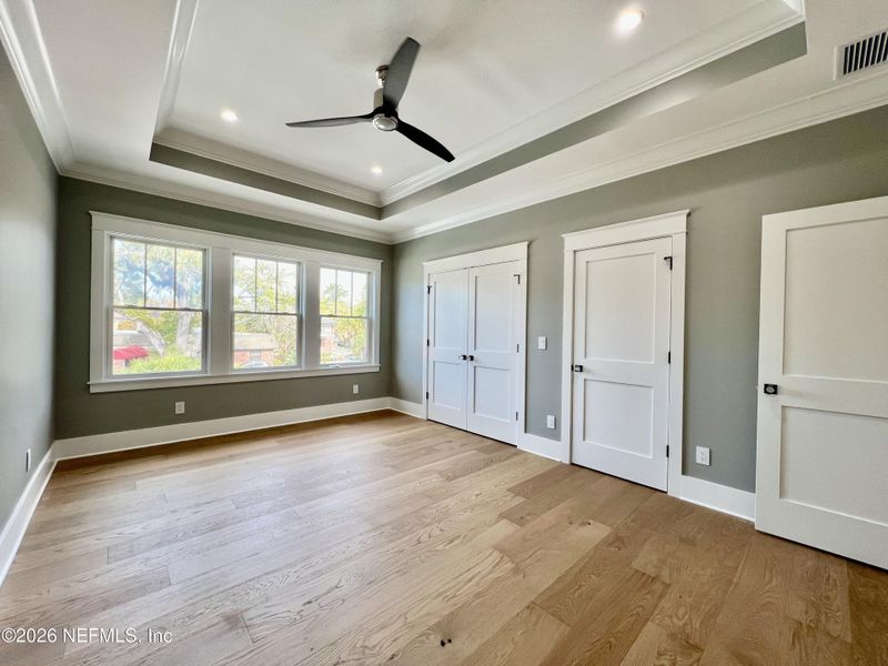 Spacious, unfurnished interior of a new home in , Jacksonville (Image 90).