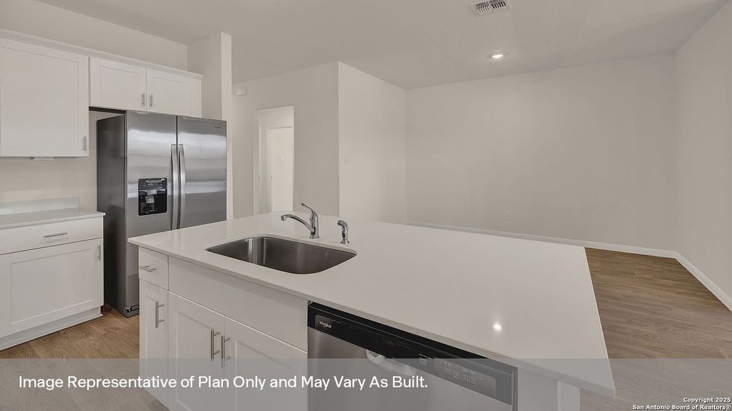 Image 31 of a home in Paramount.