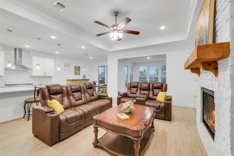 Furnished interior view inside a new home in Del Webb in Chambers Creek, Willis (Image 8). Furnished interior view inside a new home in Del Webb in Chambers Creek, Willis (Image 8).