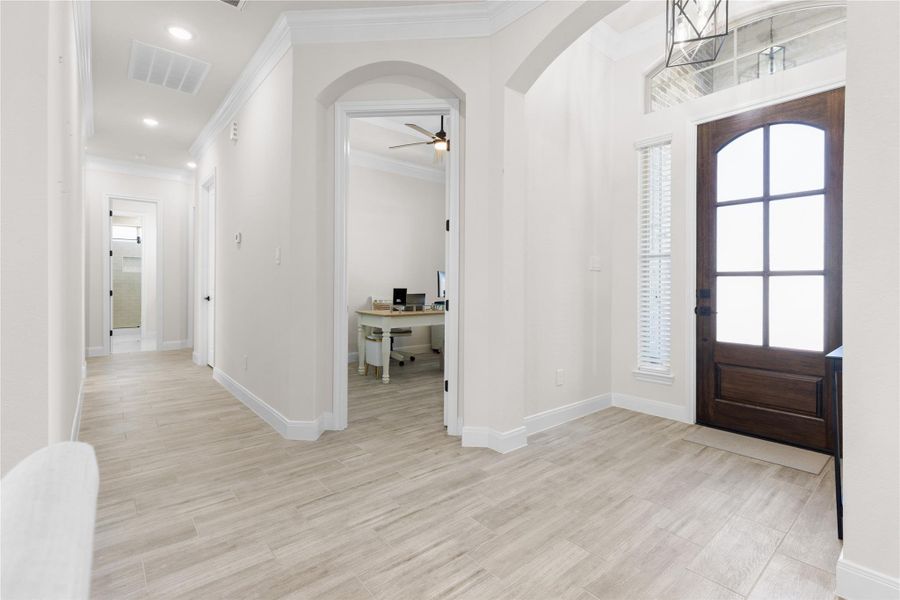 Spacious, unfurnished interior of a new home in Bentwater, Montgomery (Image 21).