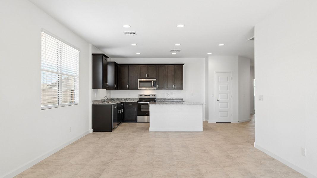 Representative furnished interior of a home built from the Raven by D.R. Horton in Magma Ranch Vistas, Florence (Image 8).