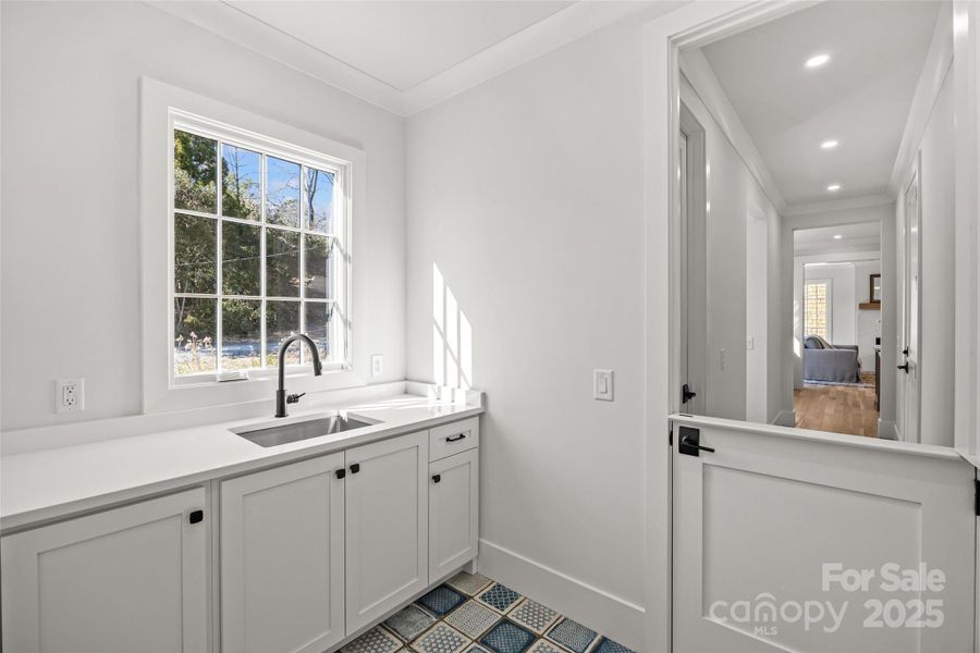 Laundry Room w/Dutch Door