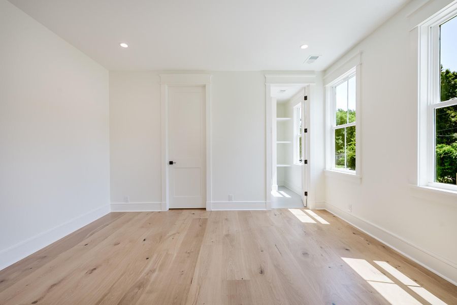 Spacious, unfurnished interior of a new home in , Mount Pleasant (Image 26).